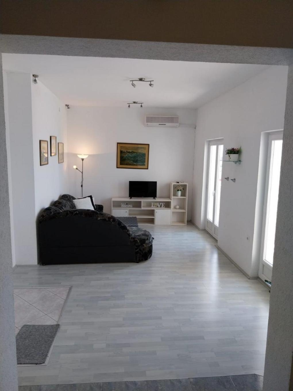 Apartments Josip Baška Voda Esterno foto