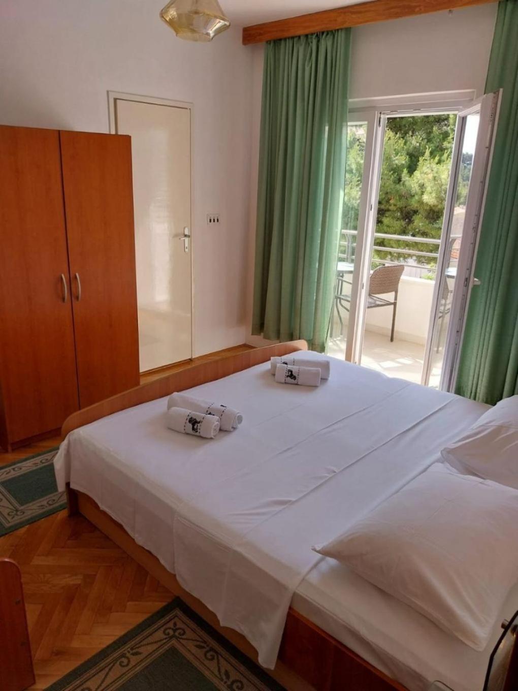 Apartments Josip Baška Voda Esterno foto