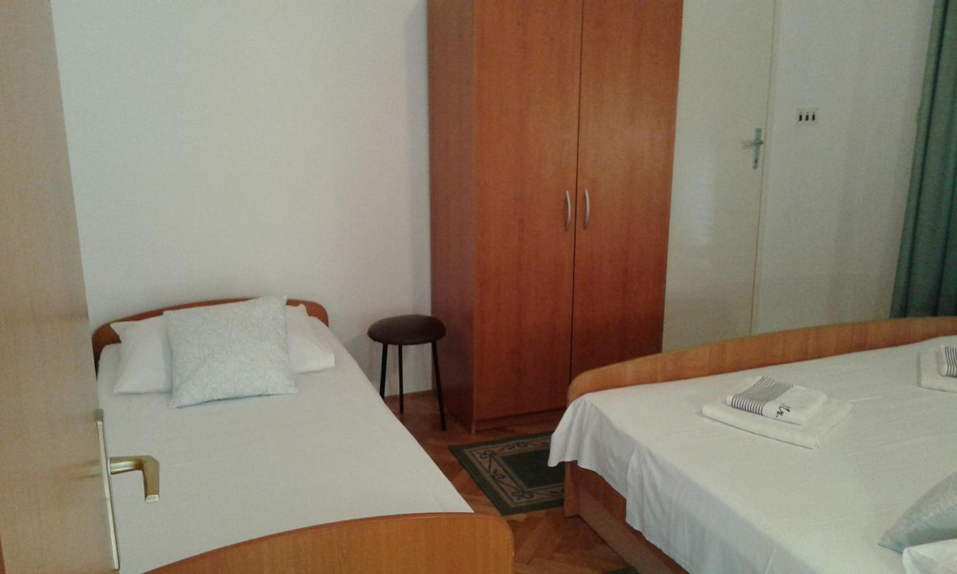 Apartments Josip Baška Voda Esterno foto