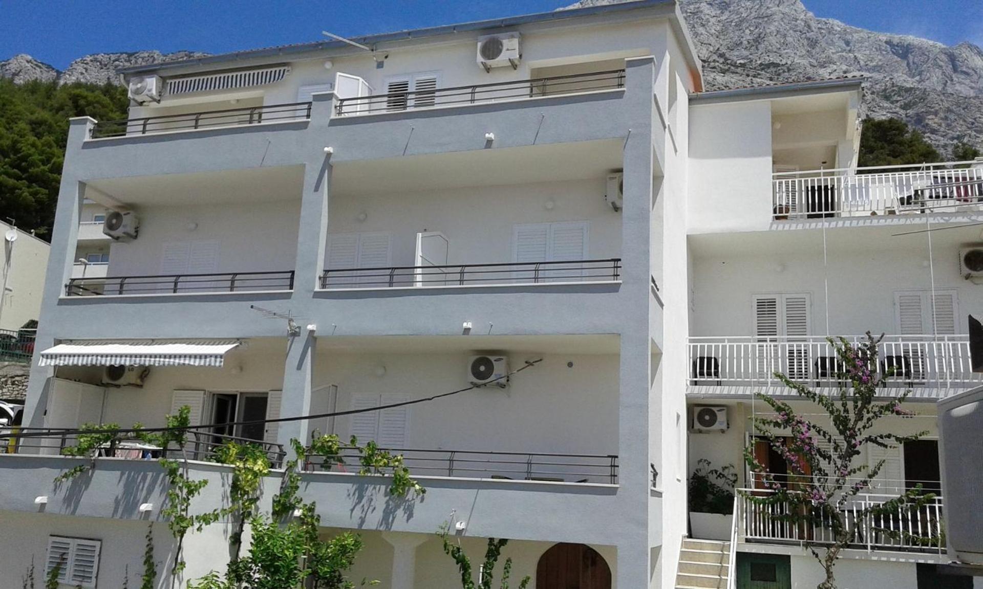 Apartments Josip Baška Voda Esterno foto